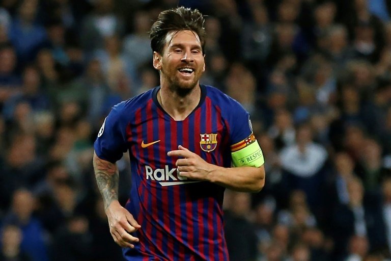 Wayne Rooney believes Messi is the greatest player ever. AFP