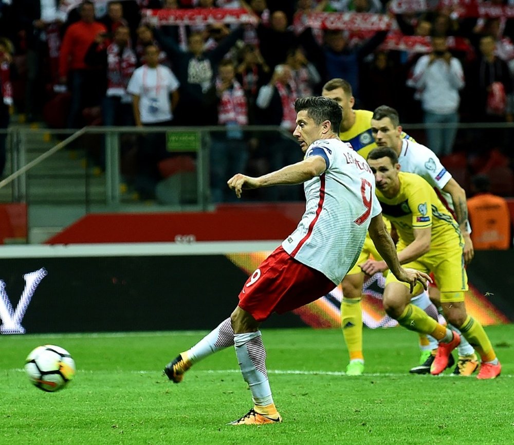'Lewa' voltou a marcar pela Polônia. LaAfición