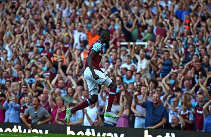 Late goals give Hammers win at Palace
