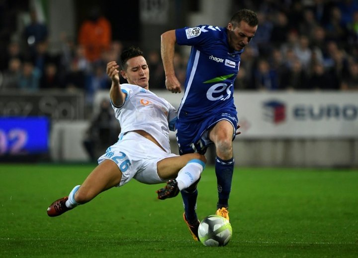 Mitroglou rescues Marseille as Mandanda sets record