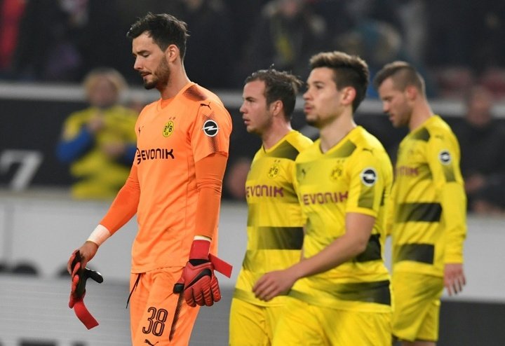 Dortmund empata e fica a 10 pontos da liderança