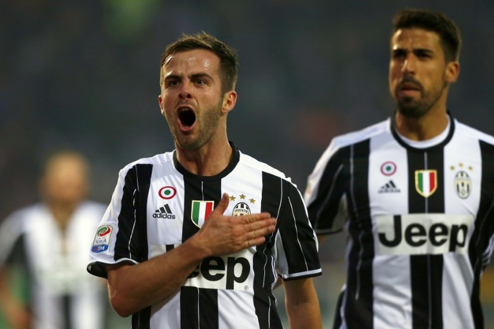 O meia bósnio chegou esta época à Juventus, e logo se impôs nos 'bianconeri'. AFP