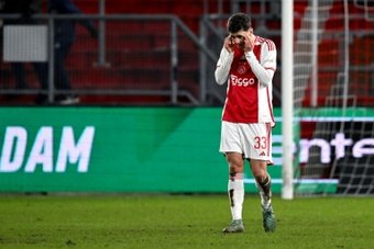 L'Ajax va rembourser les billets de ses supporters après sa surprenante défaite en Coupe (3-2) face à un club amateur, couronnant une saison désastreuse pour le géant d'Amsterdam.