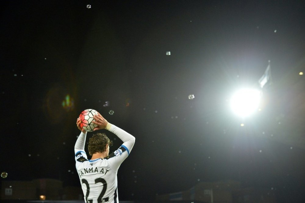 Janmaat ya es nuevo jugador del Watford. AFP