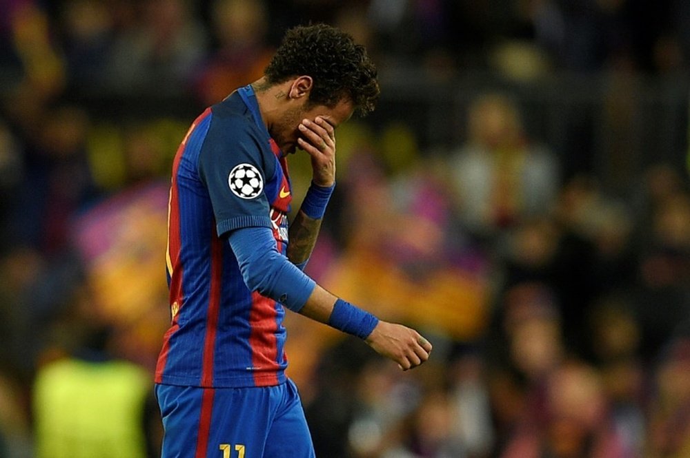 Neymar pleure aprèsla défaite du Barça en Ligue des champions. AFP