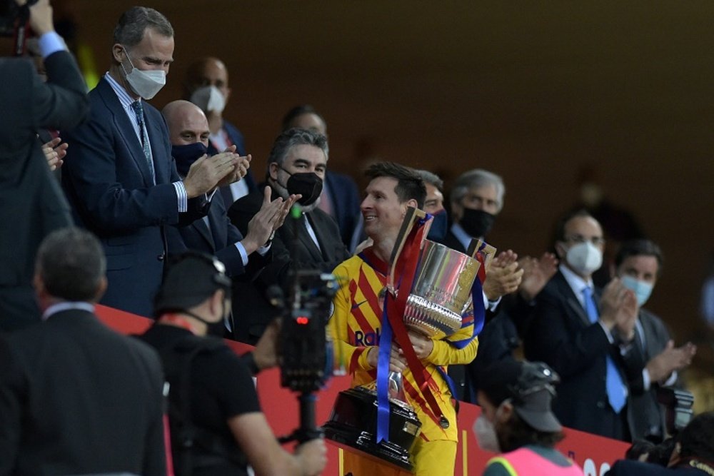 Araujo aseguró que le encantaría que Messi vuelva al Barça. AFP