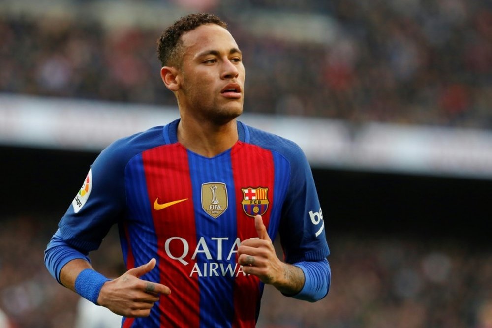 Neymar ne jouera pas pendant deux semaines et cela ne plait pas au Barça. AFP