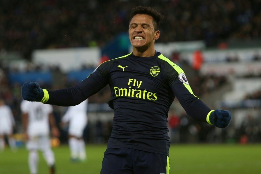 Alexis cerró la cuenta para el Arsenal. AFP