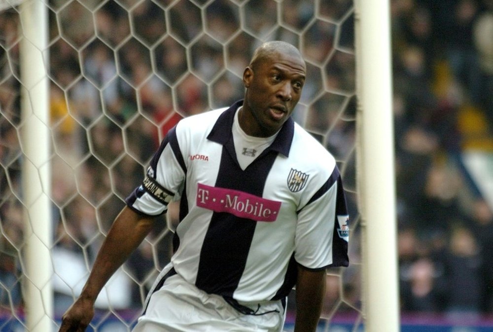 La Premier League llora la muerte de Campbell. AFP