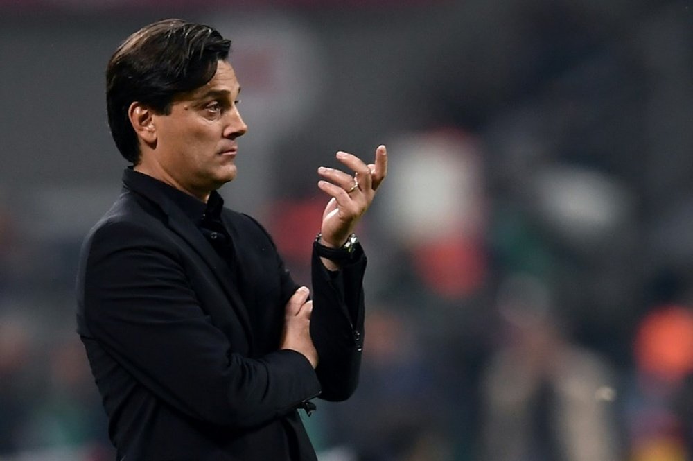 Montella está a ser muito contestado em Milão. AFP