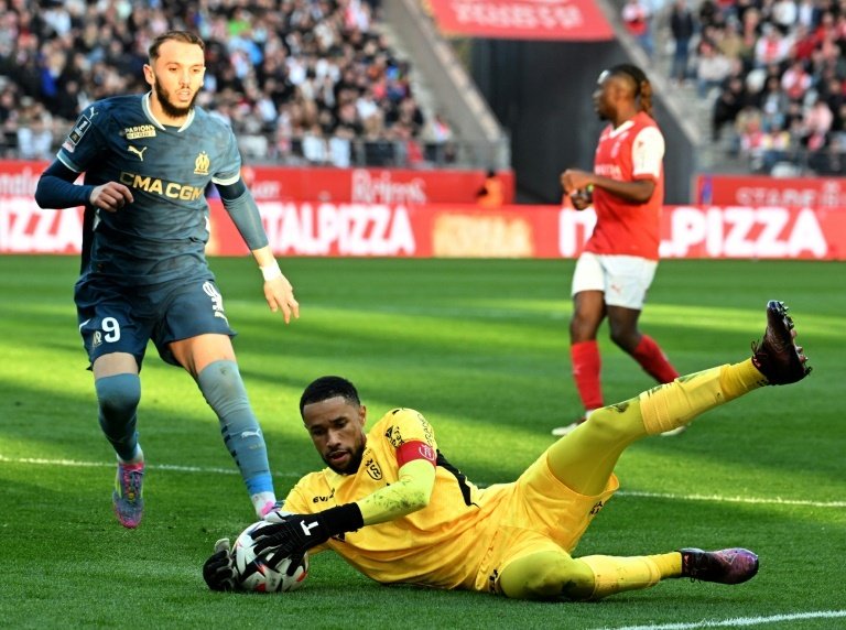 Patinazo del Marsella que deja en bandeja el título al PSG