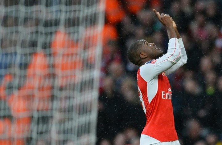 Wenger booed by Arsenal fans for Campbell substitution