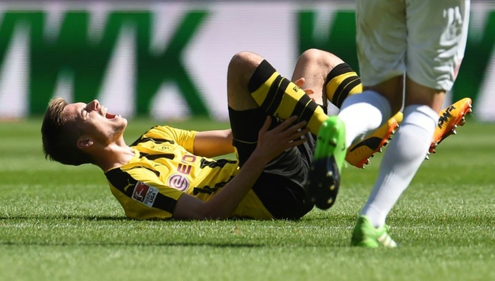 Weigl suffers broken ankle. AFP