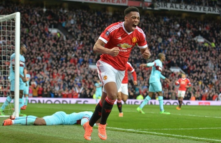 Van Gaal hails Manchester United spirit after forcing replay