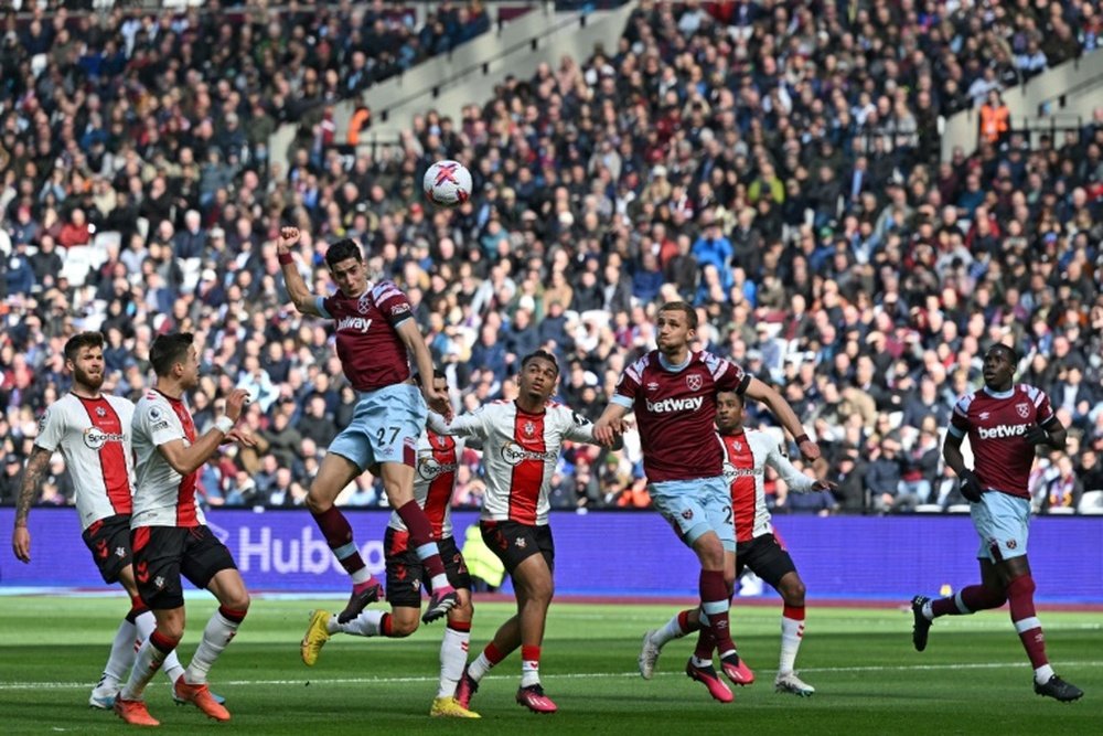 West Ham se donne de l'air et enfonce Southampton. AFP
