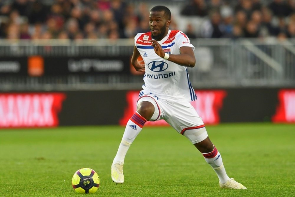 Ndombélé pagó la diferencia entre lo que pedía el Tottenham y lo que daba el Lyon. AFP/Archivo