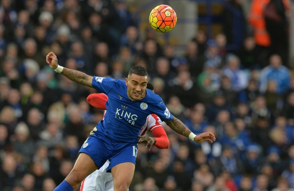 El jugador del Leicester negó rotundamente que le hicieran la cama a Ranieri. AFP