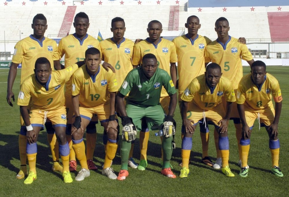 Rwandas starting eleven pose for a picture ahead of the FIFA World Cup 2018 qualifying football match between Libya and Rwanda on November 13, 2015, at the Sousse Olympic stadium