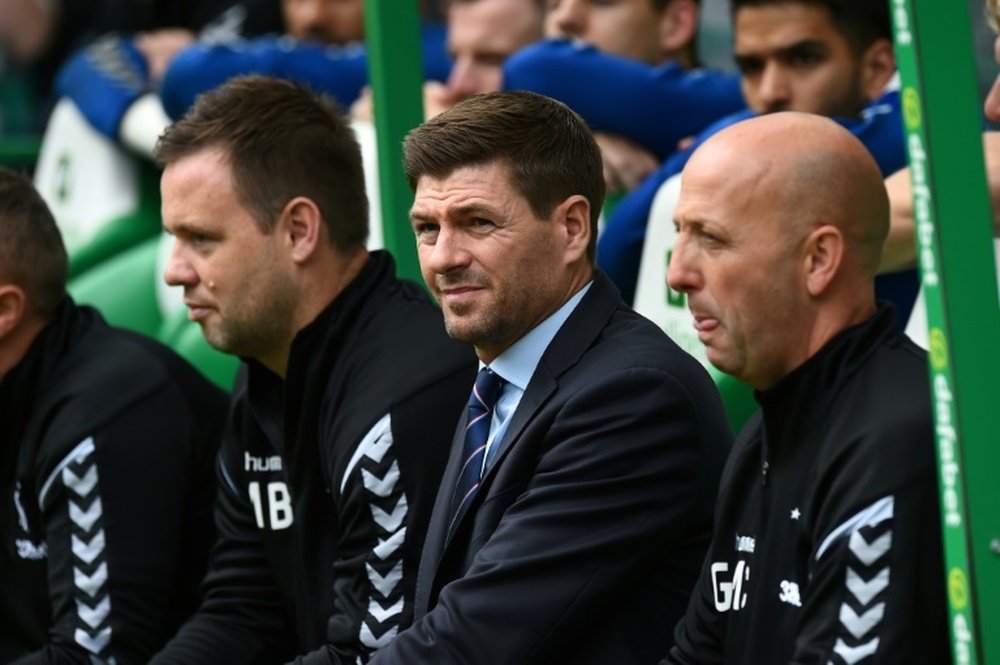 Gerrard parece satisfecho con el rendimiento de sus pupilos. AFP/Archivo