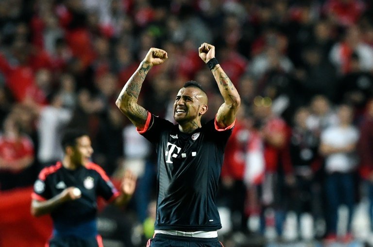 Bayern see off Benfica to reach Champions League semis