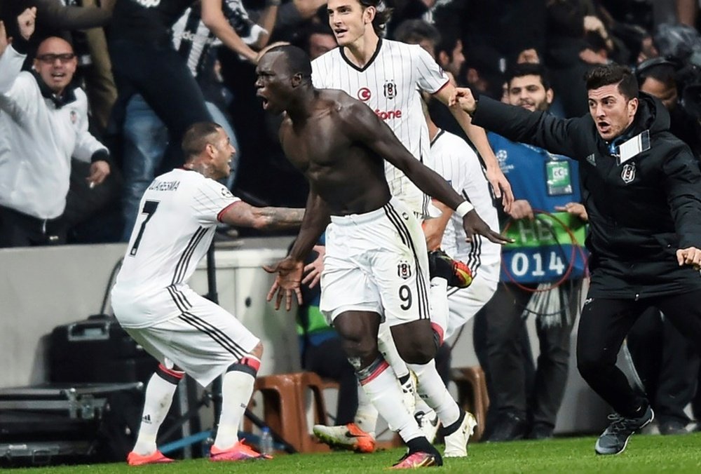 Besiktas Vincent Aboubakar celebrates after scoring a goal on November 23, 2016 in Istanbul