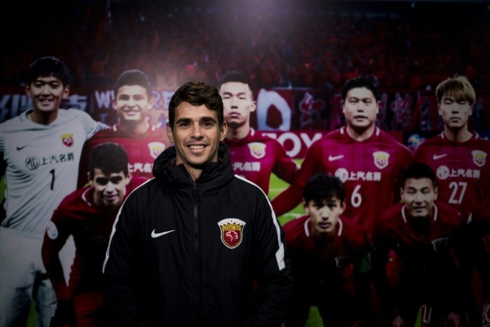 Chinese clubs splashed a record 388 million euros on footballers in the January-February.