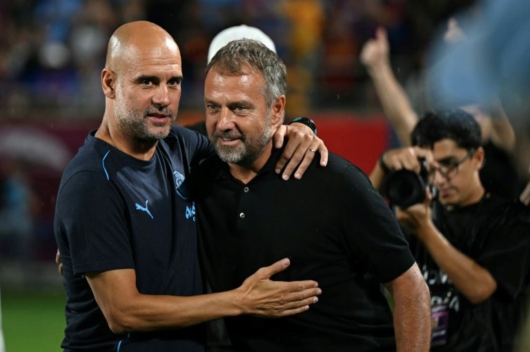 Flick alabó la filosofía de Pep Guardiola en el Manchester City. AFP