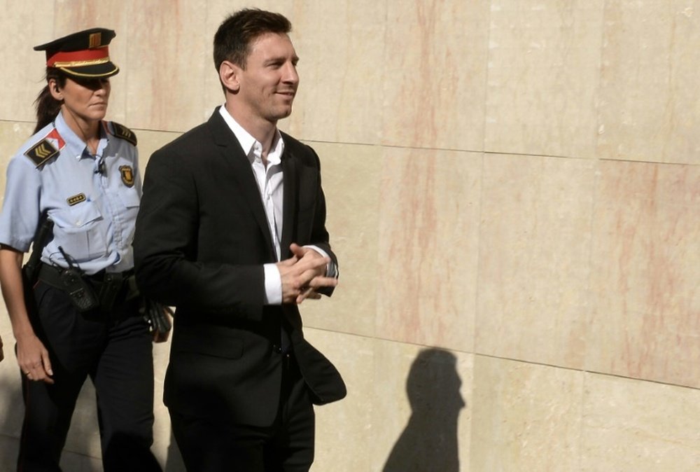 El jugador del Barcelona Messi saliendo del juzgado de Gavà. FCBarcelona