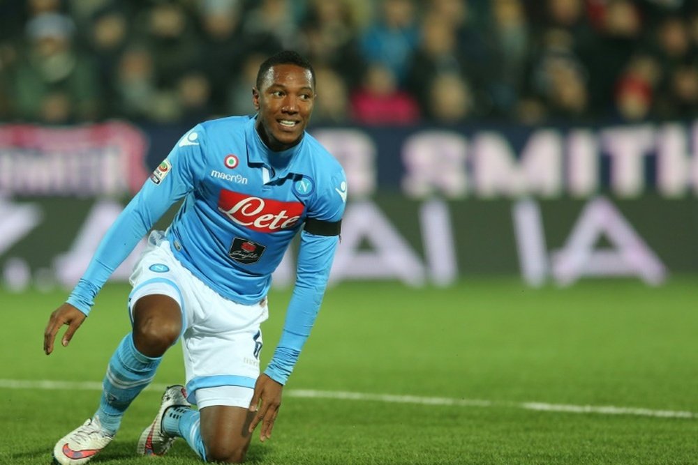 The 28-year-old Dutch international Jonathan De Guzman has joined the Verona team Chievo on loan from Napoli