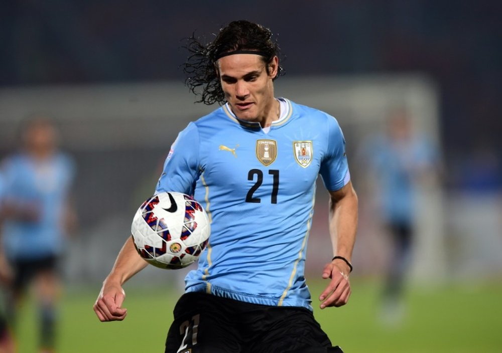 Uruguays forward Edinson Cavani, who plays for Paris Saint-Germain, was sent off midway through the second half of Uruguays stormy 1-0 Copa America quarter-finalÂ defeat for a second yellow card after he flicked a hand into Jaras face