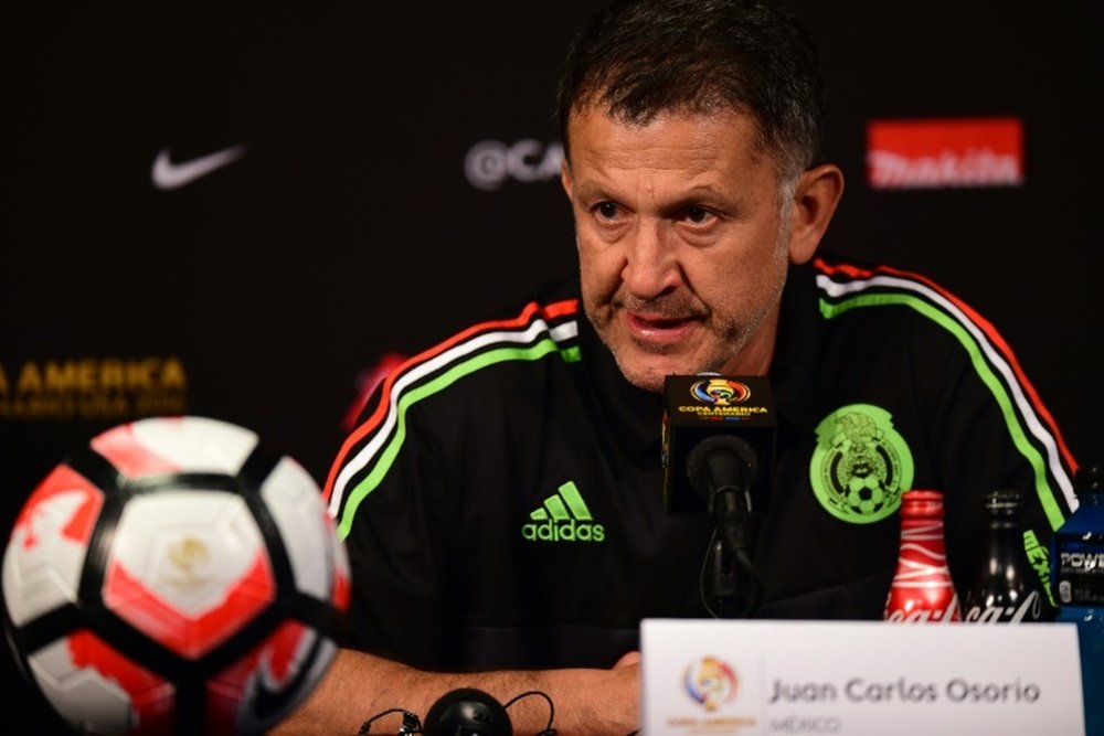 El seleccionador mexicano quiere la revancha contra Chile. AFP/Archivo