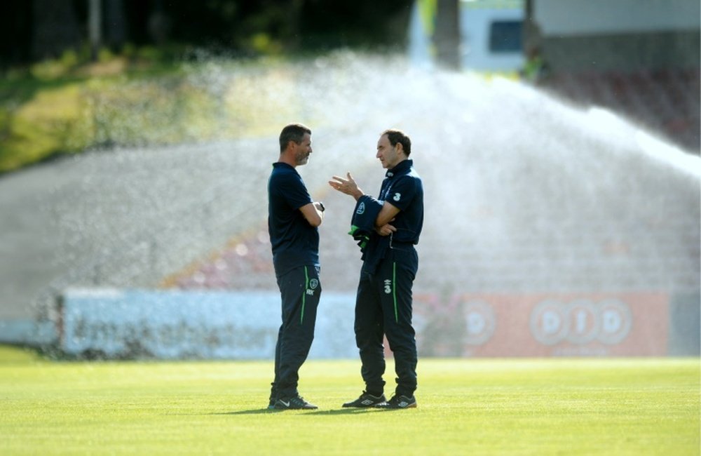 Republic of Ireland manager Martin ONeill (R) and assistant manager Roy Keane (L) . BeSoccer