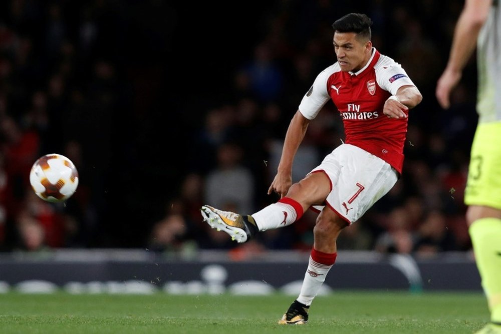 Alexis tem menos de um ano de contrato com o Arsenal. AFP