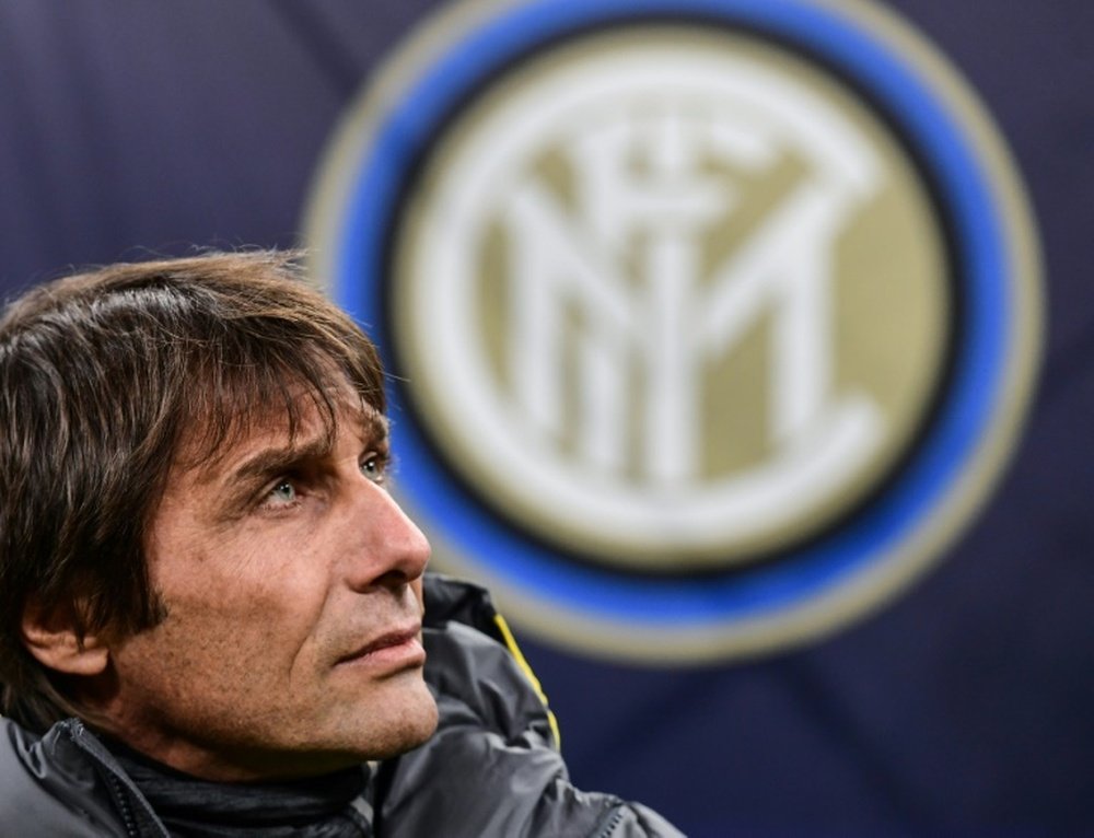 Conte e jogadores da Inter oferecem a redução de seus salários. AFP