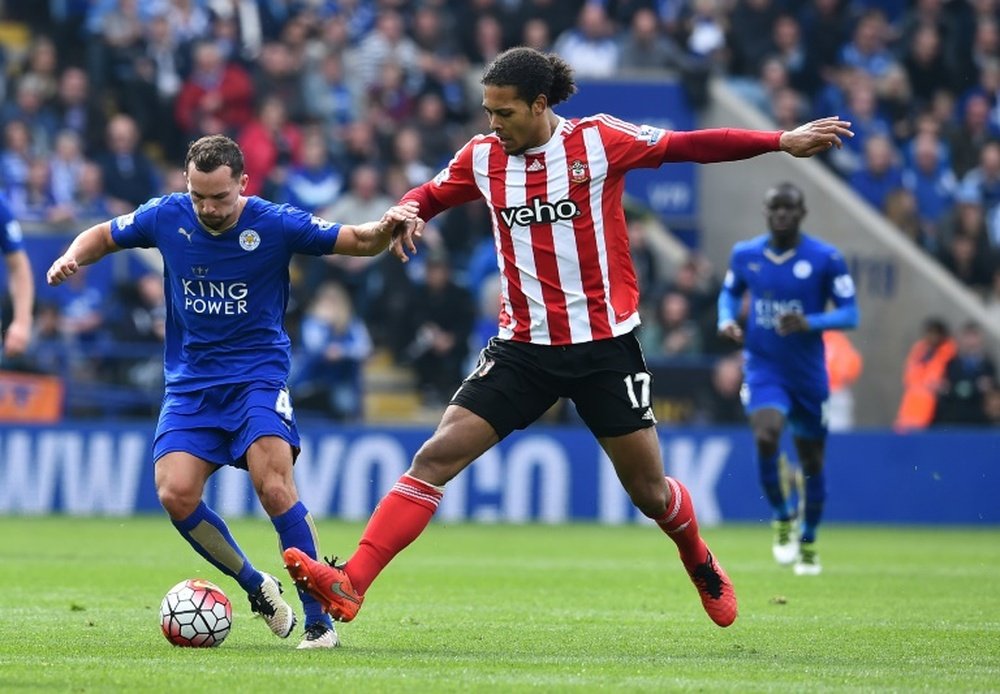 Virgil van Dijk está en el punto de mira del City. AFP/Archivo