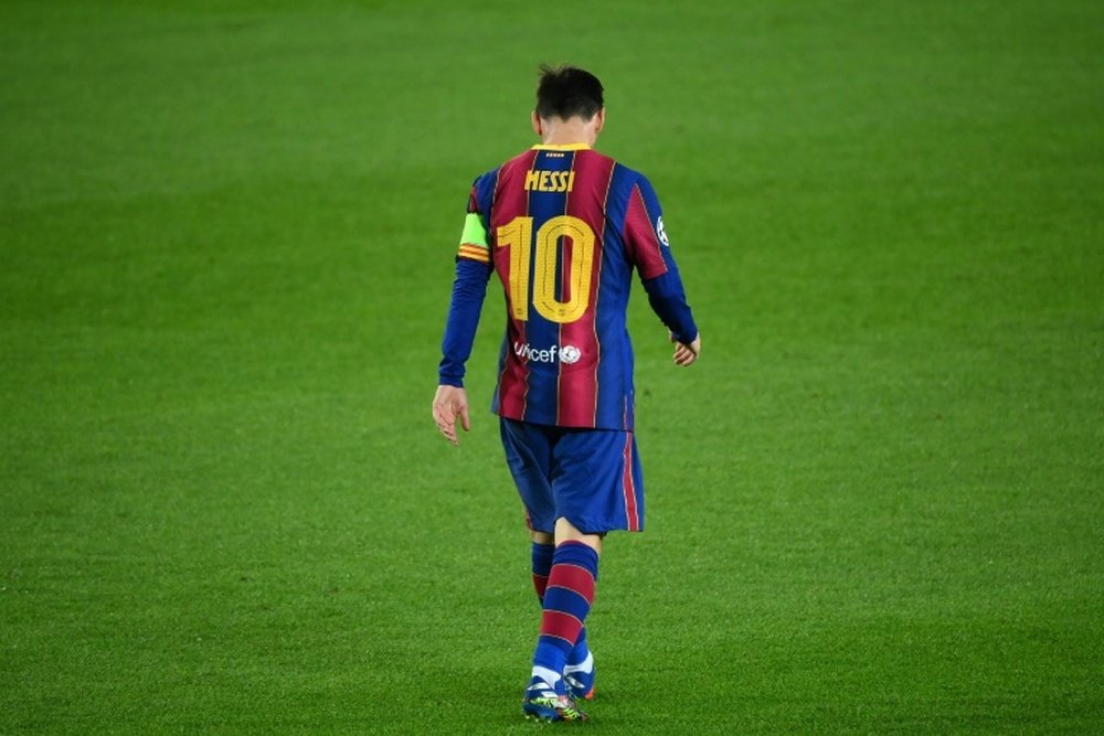 Leonardo confirmó el interés en fichar en Messi. AFP
