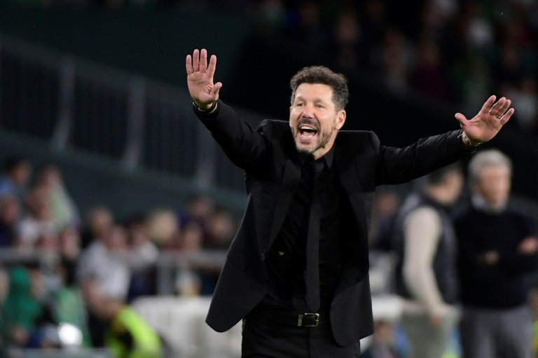 Simeone confirma a Azpilicueta para Mallorca