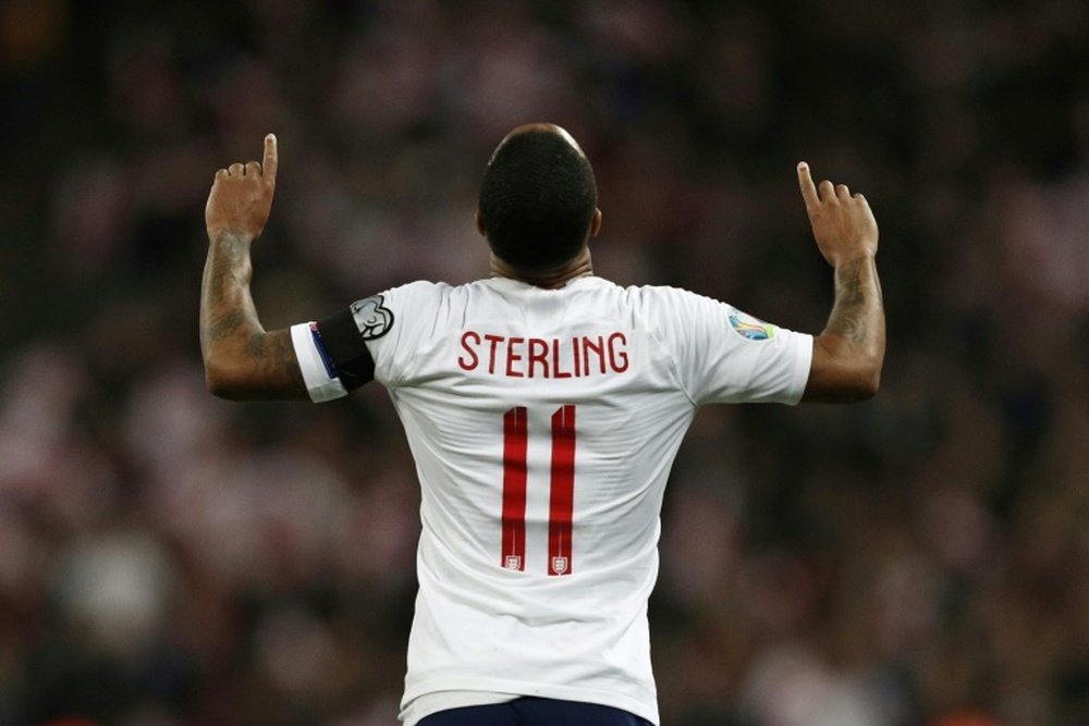Sterling a rendu hommage à un jeune joueur décédé. AFP