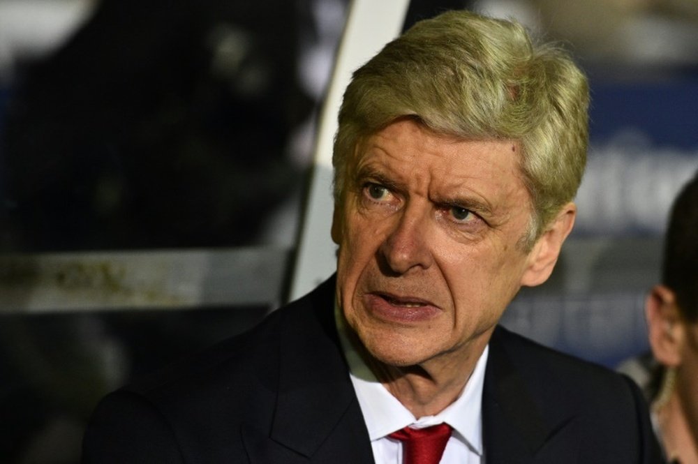 La mayoría de la afición del Arsenal clama por un cambio en el banquillo. AFP