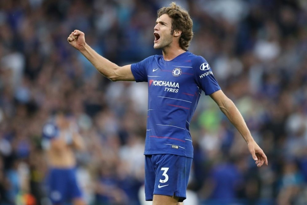 Sarri quer voltar a comandar Marcos Alonso. AFP