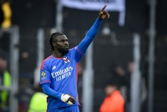 El Olympique de Lyon volvió a la senda del triunfo, tras el tropiezo ante el Lens, con un gol de Tagliafico y otro de Mama Balde para vencer por 0-2 al Lorient.