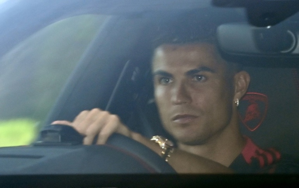 Cristiano comprou um dos dez Bugatti Centodieci. AFP