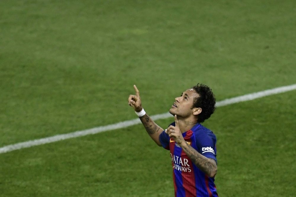 Neymar todavía no ha dejado claro su futuro. AFP