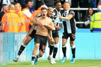 Bruno Guimaraes offre la victoire à Newcastle contre Leicester. AFP