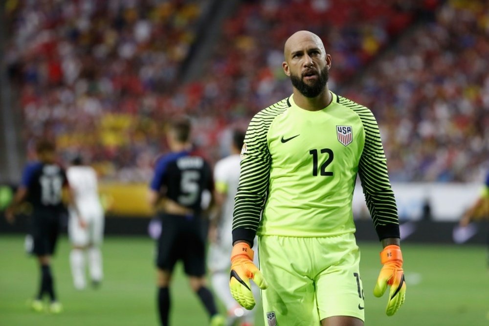 Howard and Dempsey rejoin US national team.