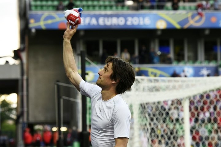 Injured Rosicky out against Turkey in Euro