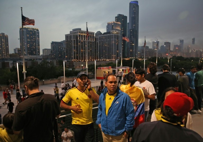 With Chile leading 2-0 against Colombia at half-time in their Copa America Centenario semi-final, a heavy storm forced stadium officials to delay the start of the second half