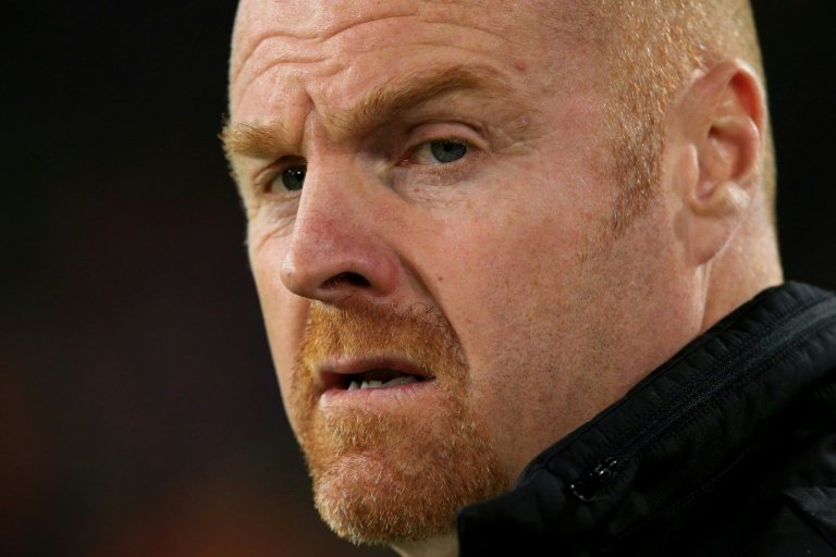 Hendrick hoping Dyche stays at Burnley amid Everton links