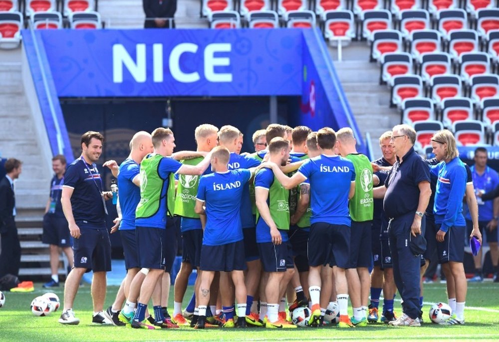 Iceland team members gather for a training session at the Allianz Riviera stadium. BeSoccer