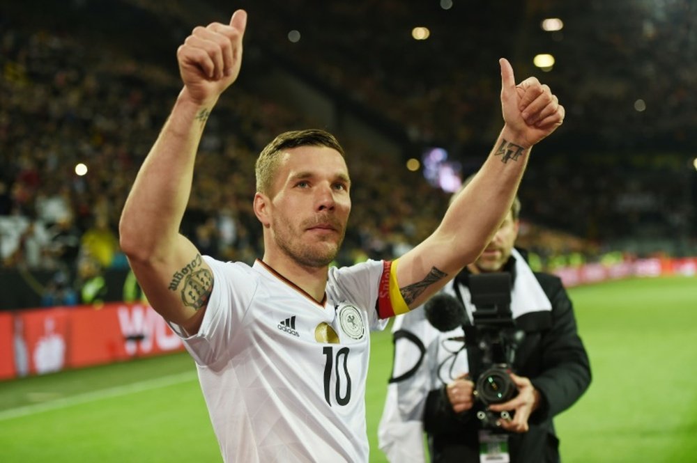 Podolski criticó duramente a Metzelder. AFP